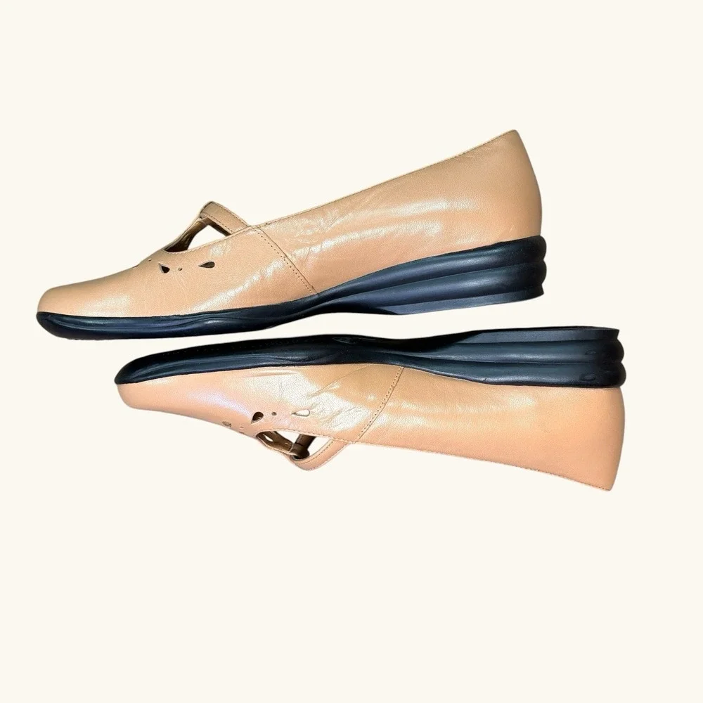 Thom McAn Leather Mary Jane Comfort Shoes‎ Tan Cutout Flats Women's Size 8